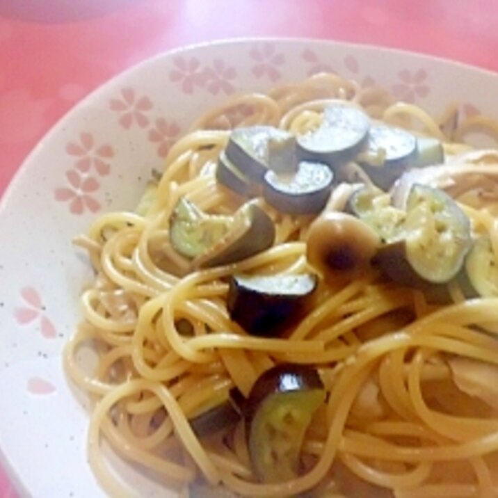 茄子としめじの醤油パスタ